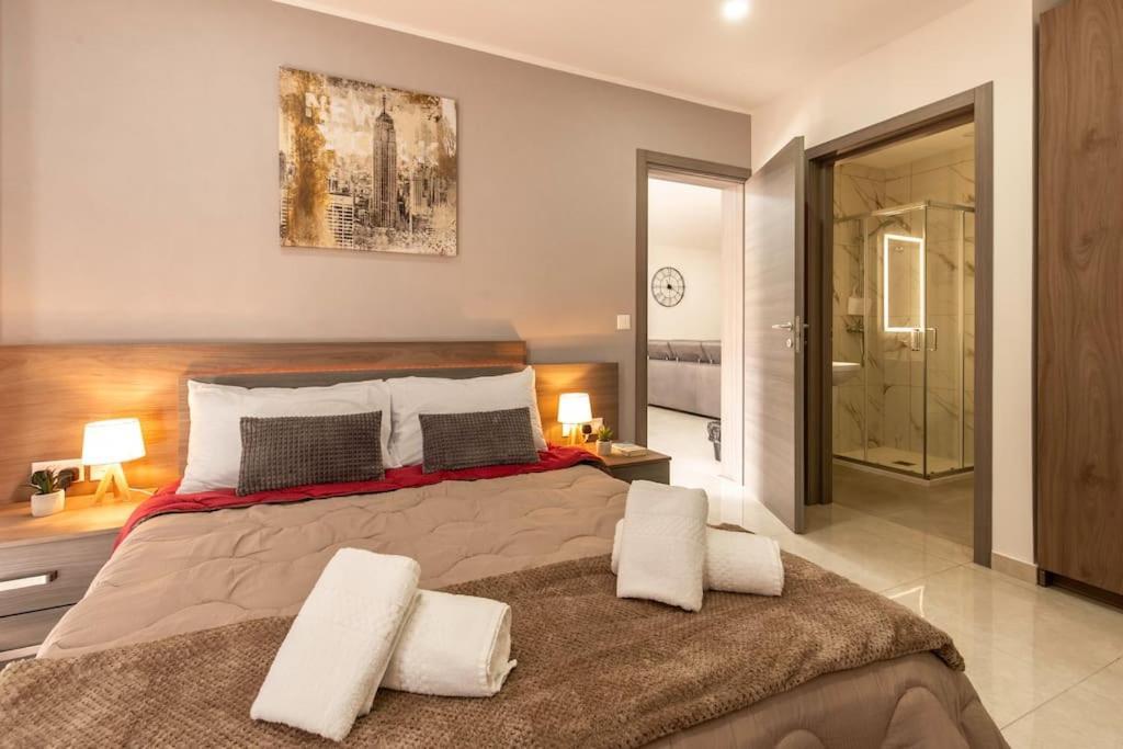 Modern, Bright & Spacious Near The Sea *