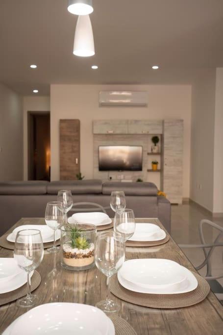 Modern, Bright & Spacious Near The Sea Appartement